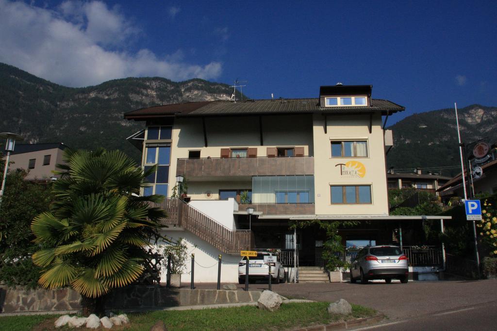 Residence La Terrazza Калдаро Екстериор снимка