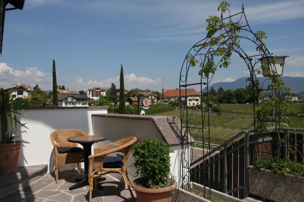 Residence La Terrazza Калдаро Екстериор снимка