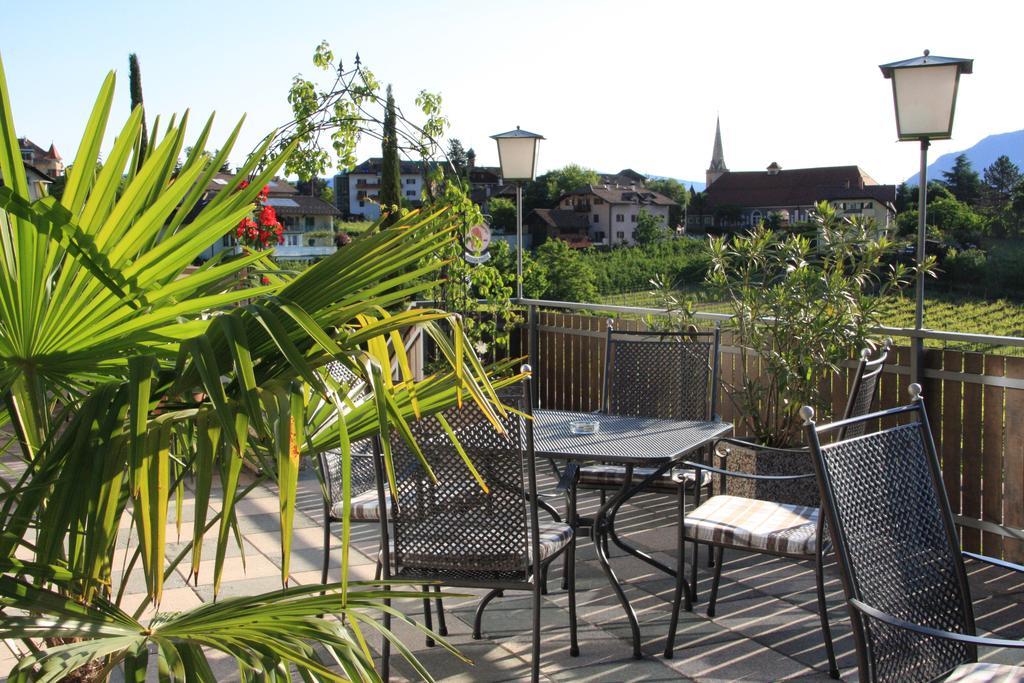 Residence La Terrazza Калдаро Екстериор снимка
