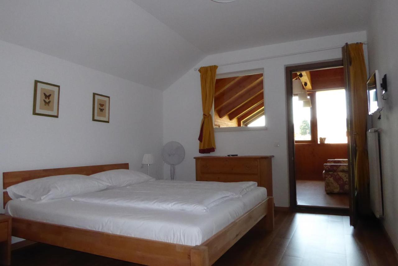 Residence La Terrazza Калдаро Екстериор снимка